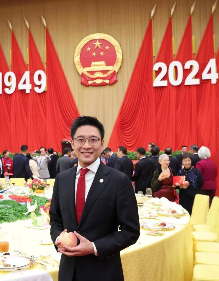 原創霍啟剛公開35套房產，28套出租堪比全球包租婆，坦誠態度令人敬佩