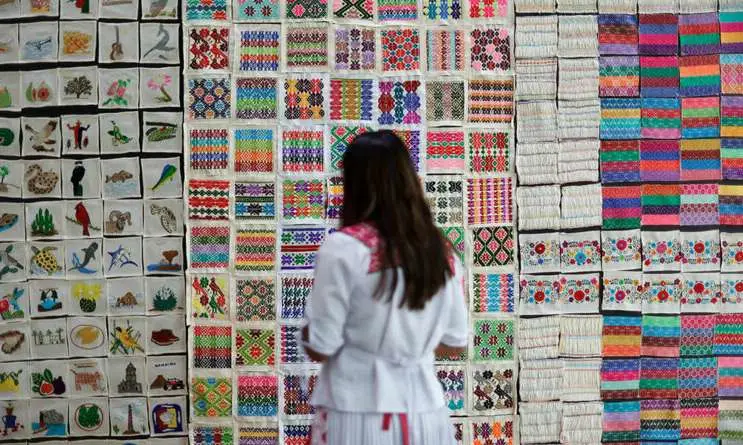 3106件藝術品！墨西哥刺繡紡織品展規模創世界之最 | 新民僑梁