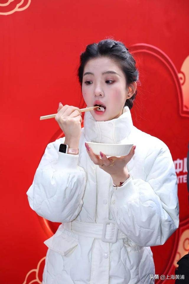 “美食大拜年”空降南京路，邊看邊吃體驗海派年味
