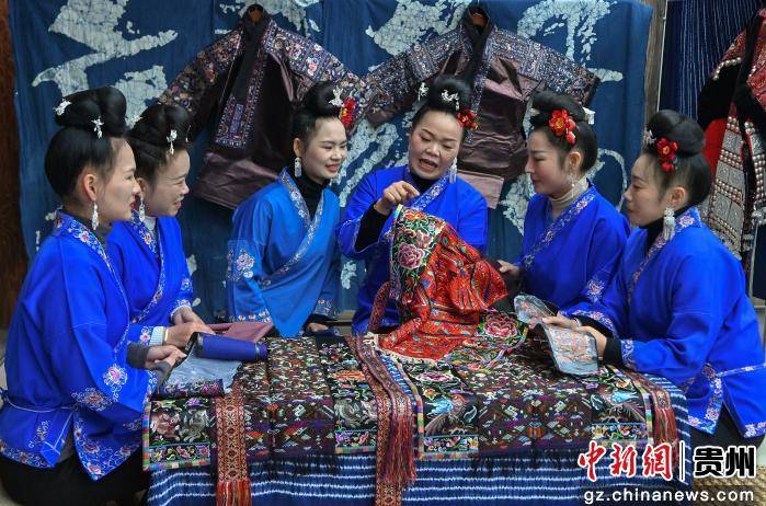 貴州臺江：趕訂單迎新春 苗族手工刺繡忙