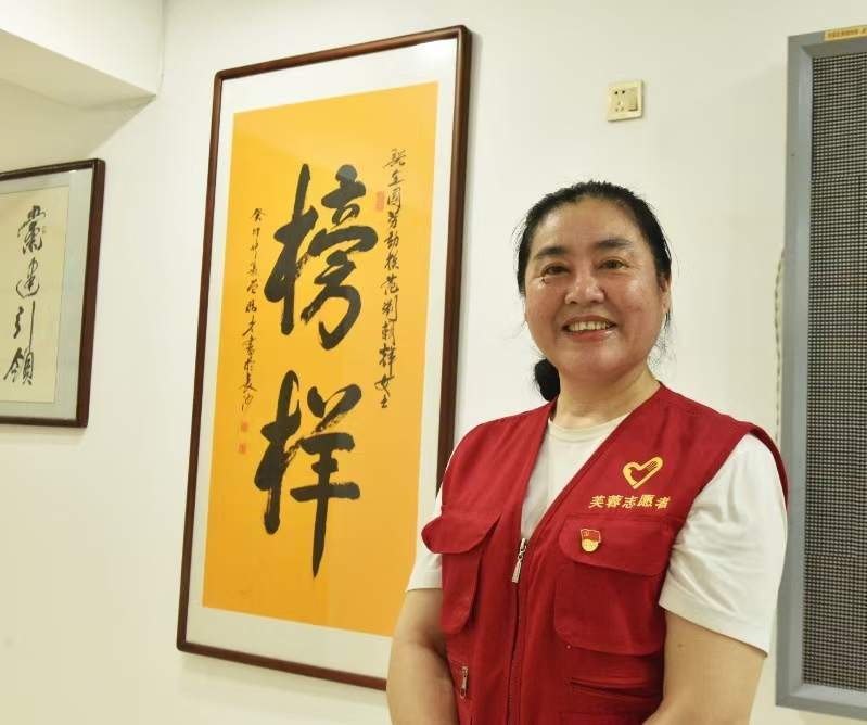 紮根人民 書法“五進”——曾昭才先生的藝術堅守與人民情懷