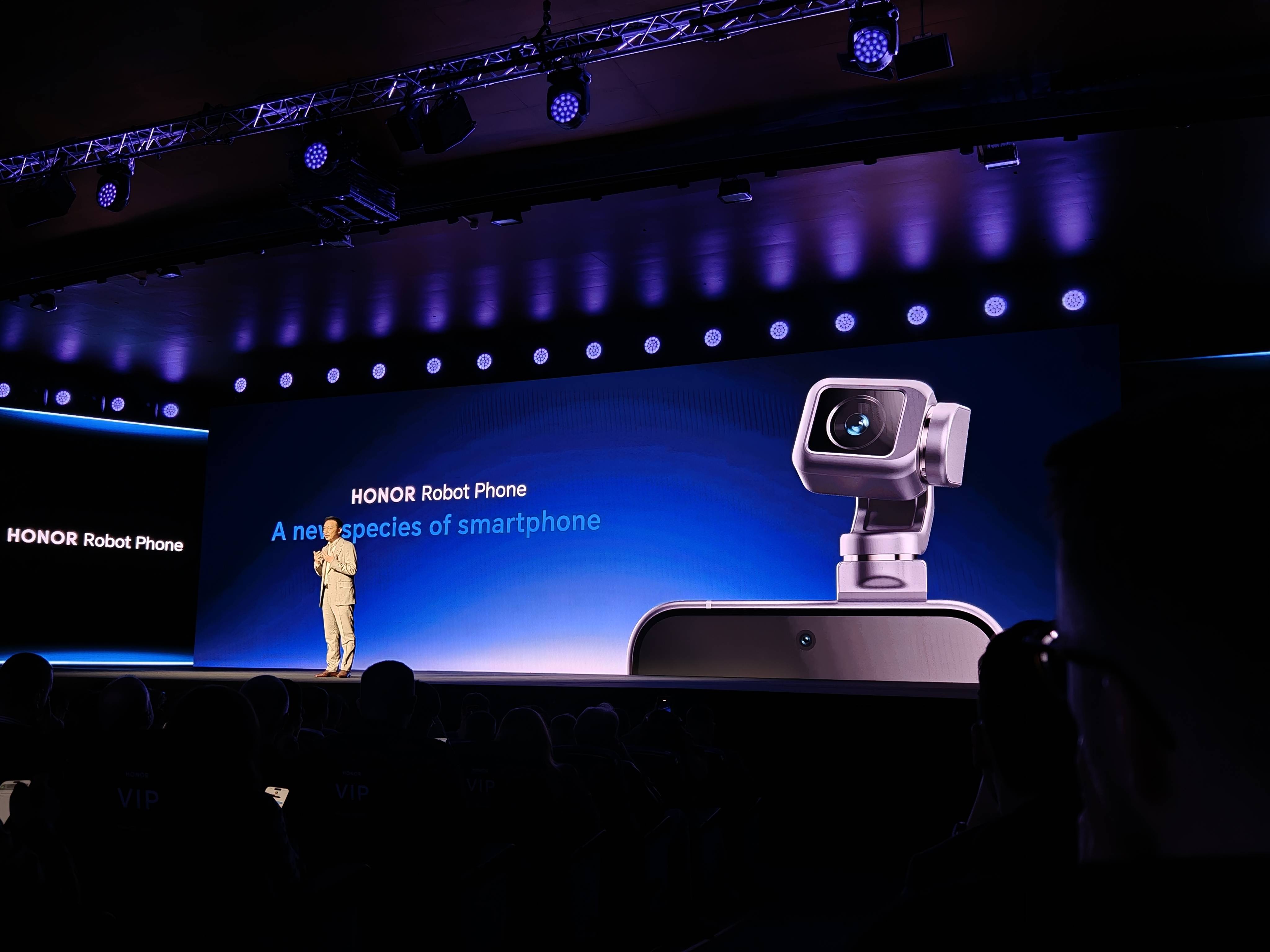 蘋果關店、MWC人員滯留：中東戰火，正在「點燃」科技圈？