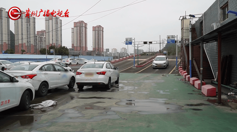 交3000元報名學車，兩年後回來駕校“蒸發”！貴陽一男子懵了：場地還在人卻沒了，學費該咋辦……