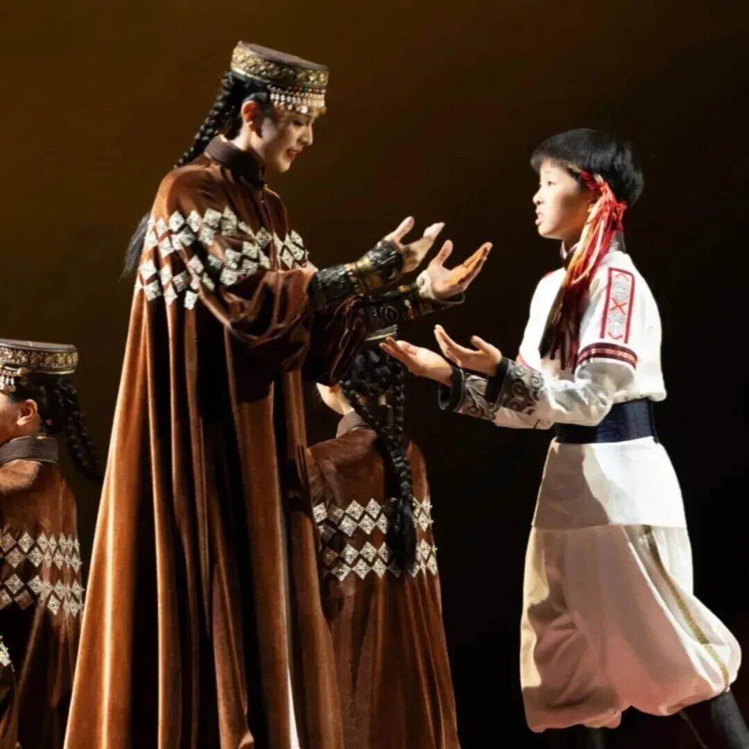 這部佟麗婭主演的舞蹈詩劇，用舞蹈書寫了民族的散文詩