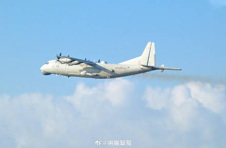 轉存收藏！藍天白雲和戰機太適配了