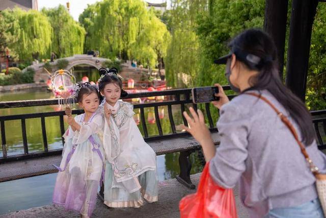 清明假期遛娃天花板！來臺兒莊古城解鎖親子“玩中學”的春日童話~